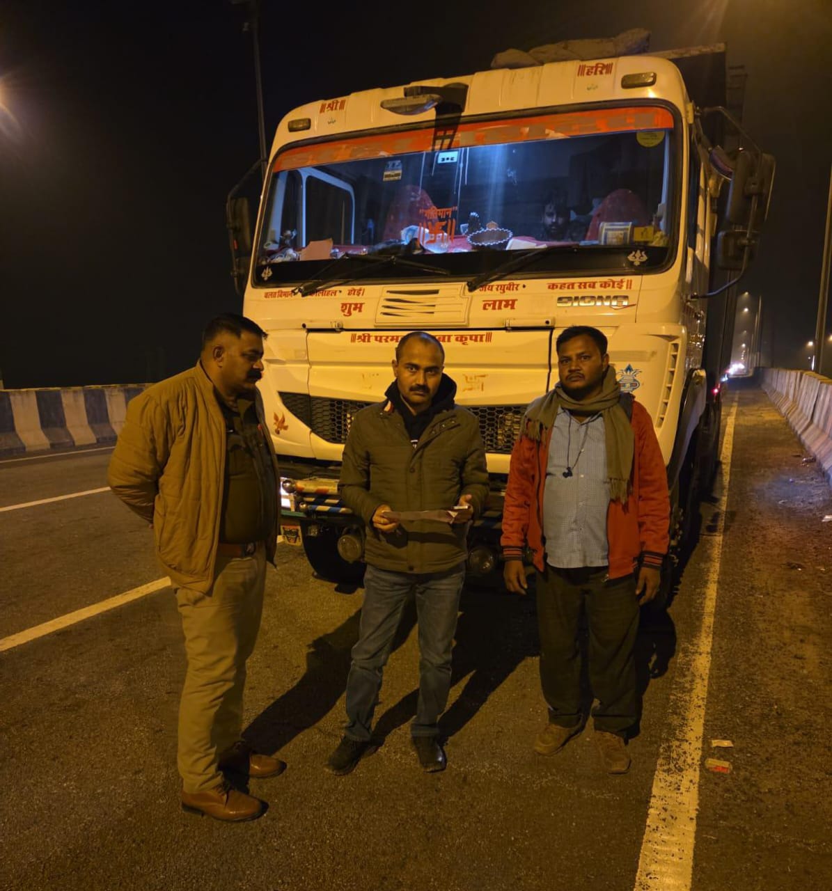 ​🚨 अवैध उपखनिज परिवहन पर बड़ी कार्रवाई: 25 वाहनों पर ऑनलाइन चालान, ₹6.44 लाख की वसूली 🚨